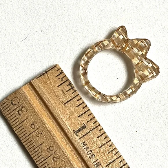 Chic Artist Designed Woven Gold-Tone Resin Ring New - Picture 6 of 9